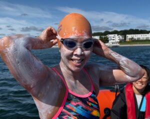 edie hu getting ready to dsadsasswim oresund