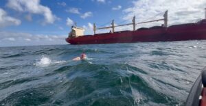 Nils young swimoresund carrier close encounter